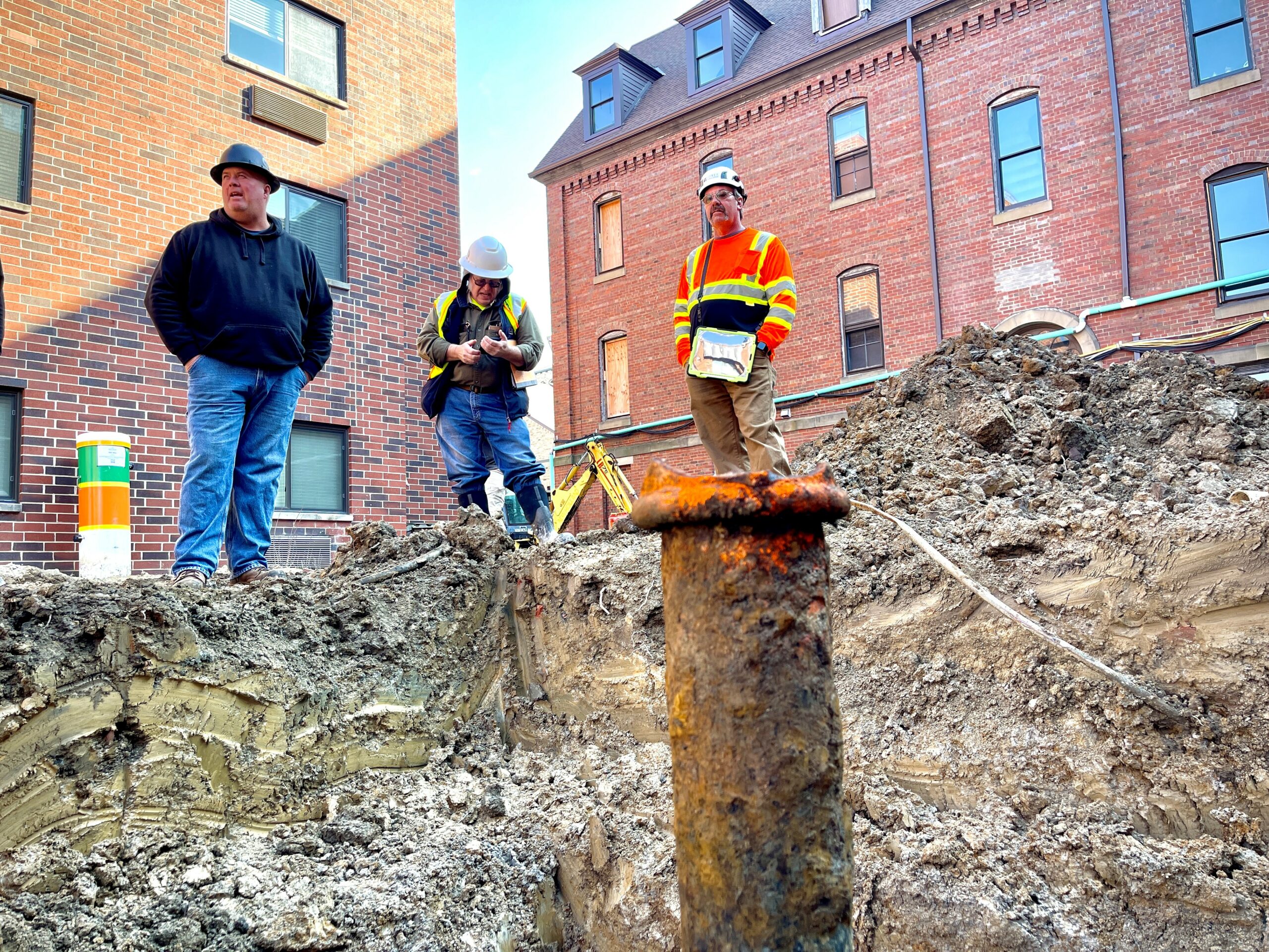 Unearthing a methane-leaking legacy well at the heart of a housing complex in Cleveland, Ohio. Photo: Well Done Foundation